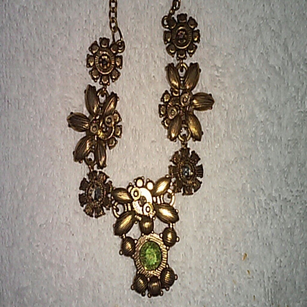 LAST ONE! Fun, Colorful Necklace and Earring Set - Picture 7 of 8
